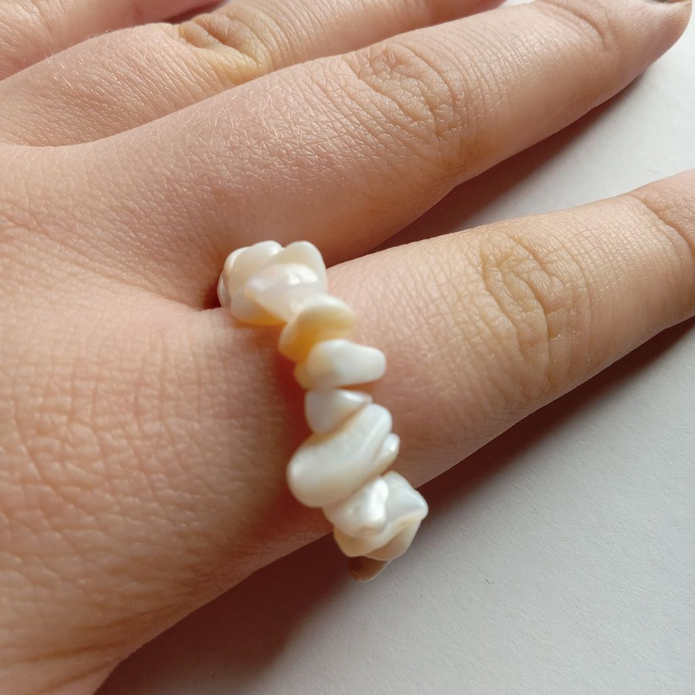 5/$25 White shell ring size 8 boho bohemian western hippie bohochic bohowestern